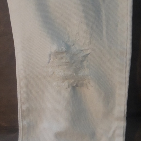 New women's white Levis distressed 501 button fly - Picture 6 of 7